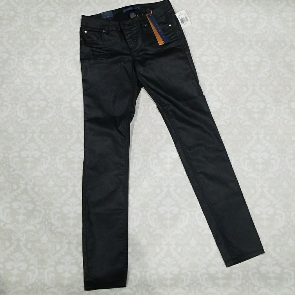 Black skinny pants